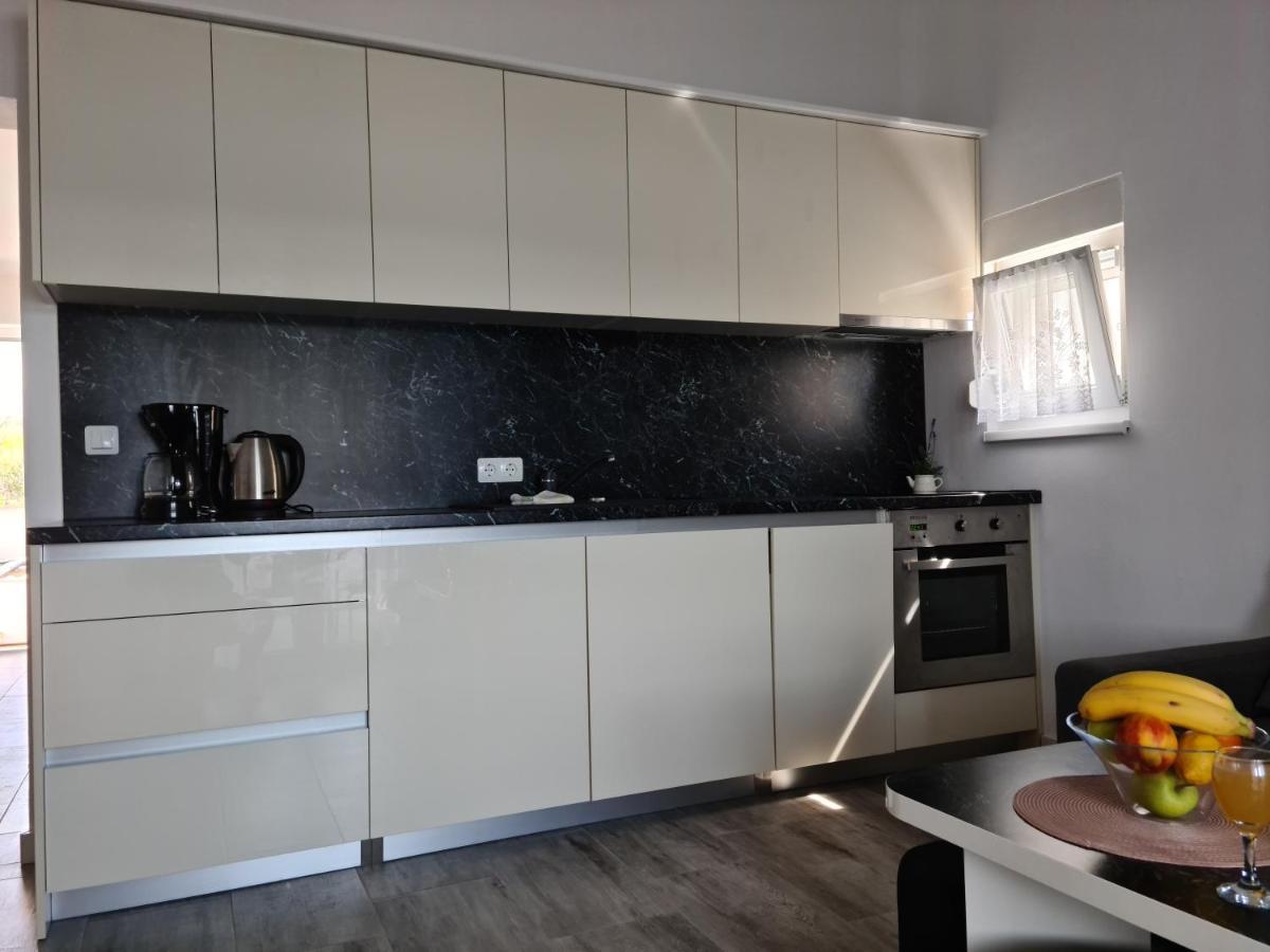 Apartmani Rudi Anić Eksteriør billede